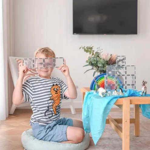 Djeca grade prozirne ceste i tornjeve s Connetix magnetima