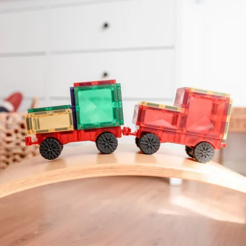 Djeca grade autiće i kamione s Connetix magnetima